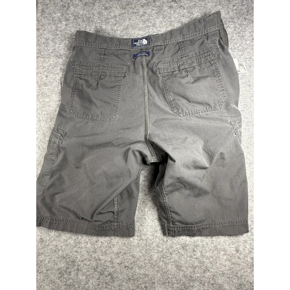 The North Face Mens Gray Ripstop Cargo Shorts Size 34 Regular Hiking Utility
